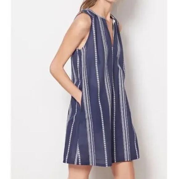 Evereve Kylie Shift Dress Pockets Navy White Nautical Coastal Classic - Size S - Picture 1 of 9